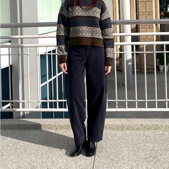 Uniqlo Barrel Pants - Picture 5 of 11